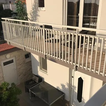 Arny Sibenik